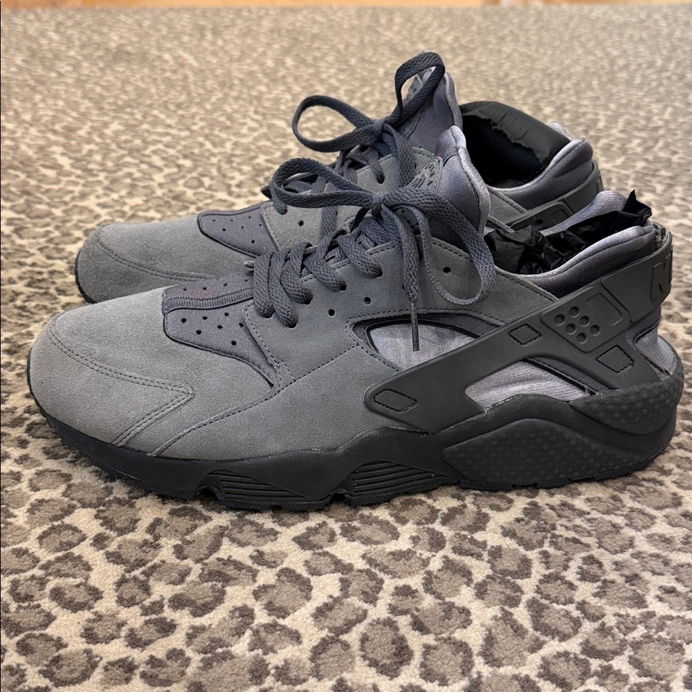 Nike Air Huarache Men's size 13 grey & Black Nike Sneakers. LOOK! - Picture 3 of 13